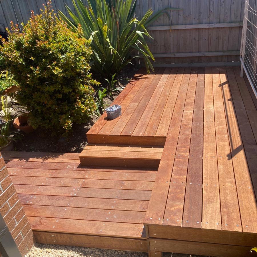 small backyard decking with steps